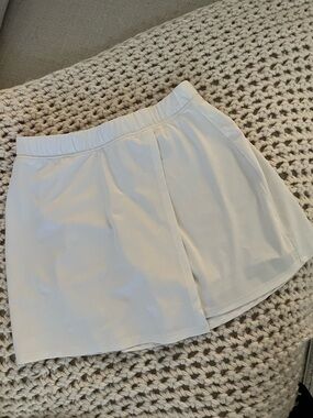 Abercrombie & Fitch White Women's Active Skort